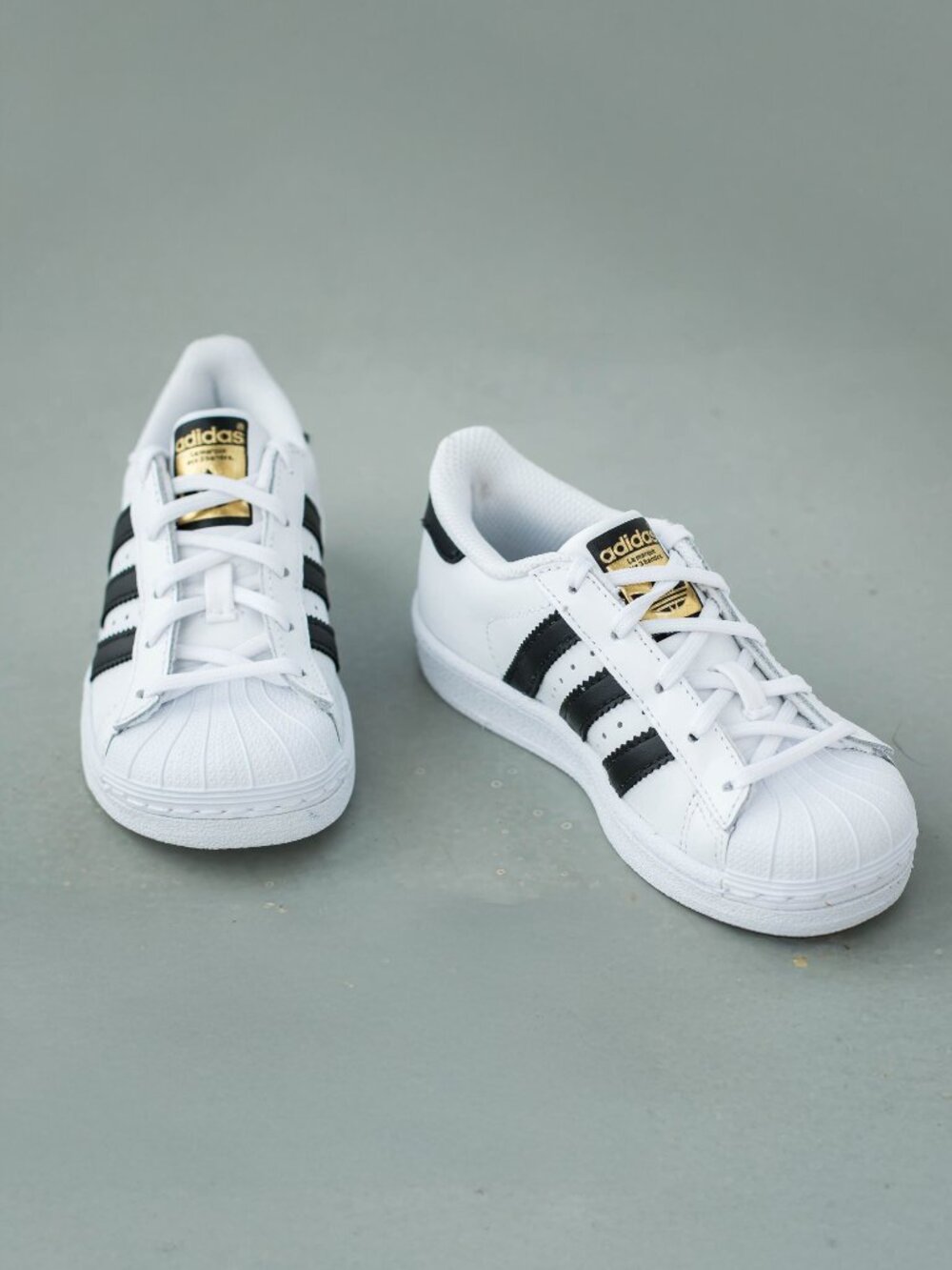 Adidas Kids Originals Superstar White Black Gold Sneakers Size 4.5 NEW✨